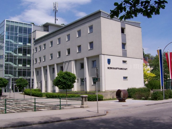 © BHAM Aussenansicht der BH Amstetten