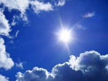 oneo/shutterstock.com Himmel, Sonne und Wolken