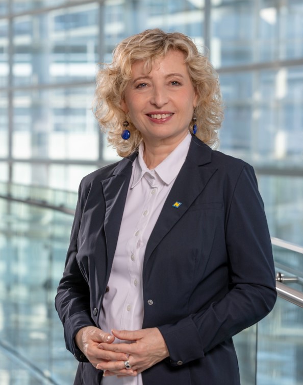 LR Eva Prischl